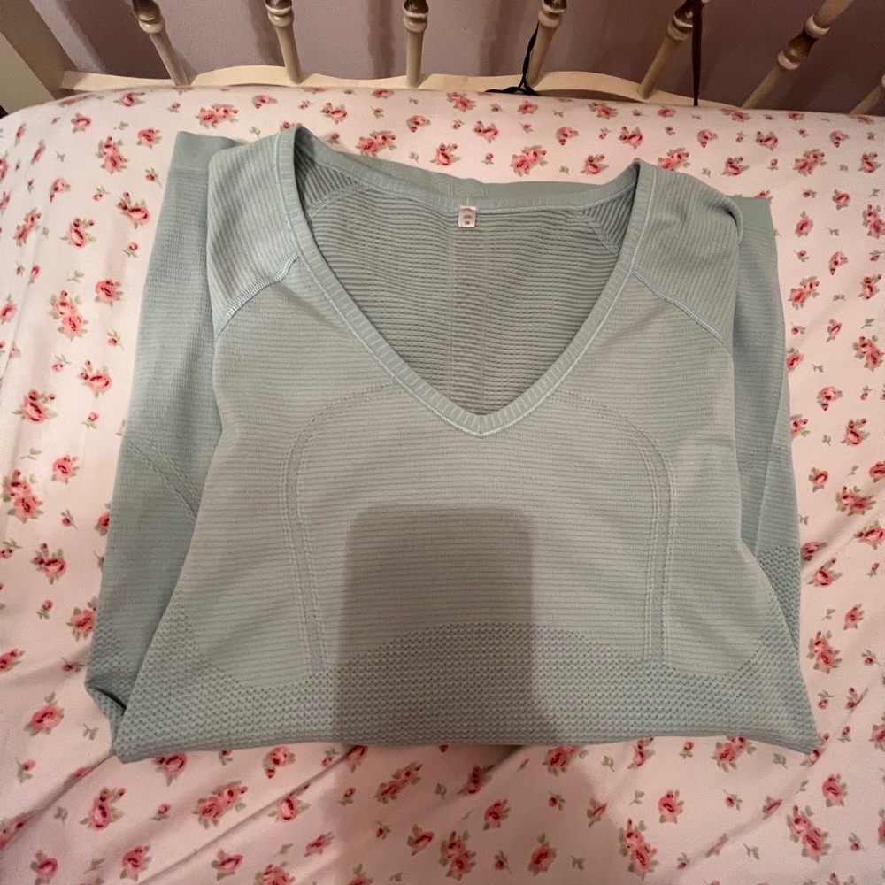 Lululemon Athletica Light Blue Sweatshirt - Picture 4 of 4